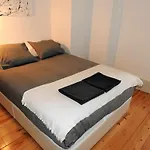 White Lotus Luxury 2br With Ac Downtown