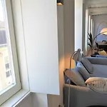 White Lotus Luxury 2br With Ac Downtown *