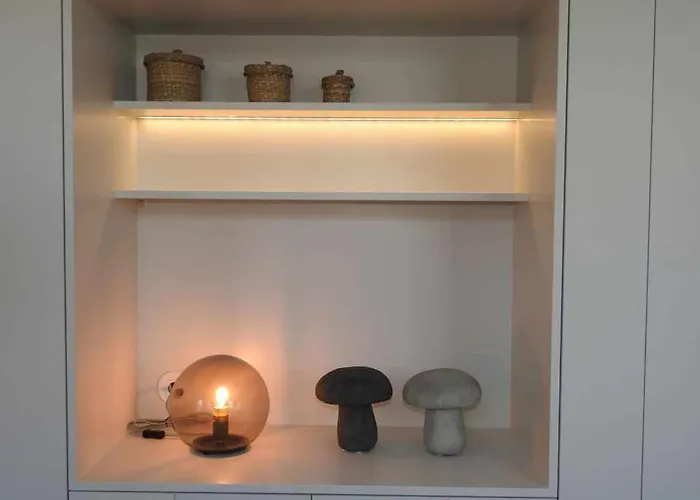 White Lotus Luxury 2br With Ac Downtown