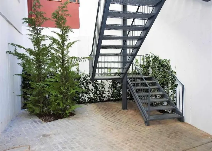 White Lotus Luxury 2br With Ac Downtown