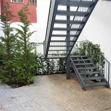 White Lotus Luxury 2br With Ac Downtown